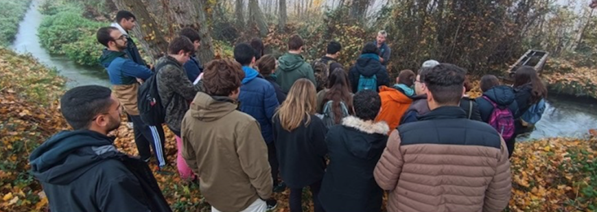 Estudiantes de la ETSIAAB visitando la piscifactoría Cien Fuentes. Crédito: Álvaro De la Llave Propín, UPM_